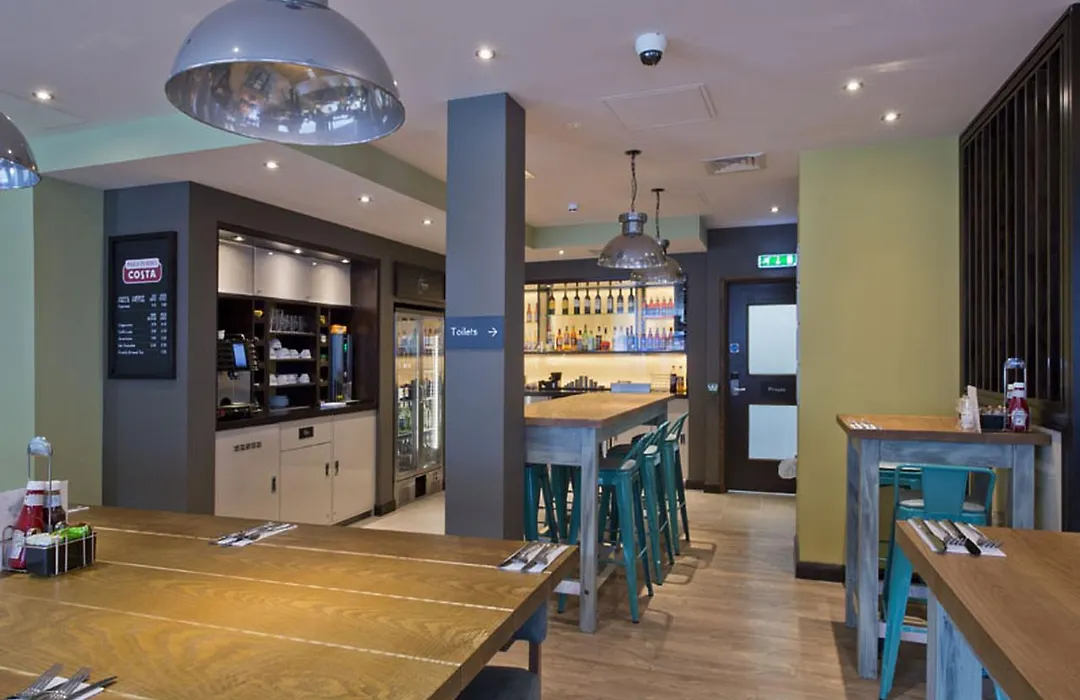 Premier Inn London Clapham-1
