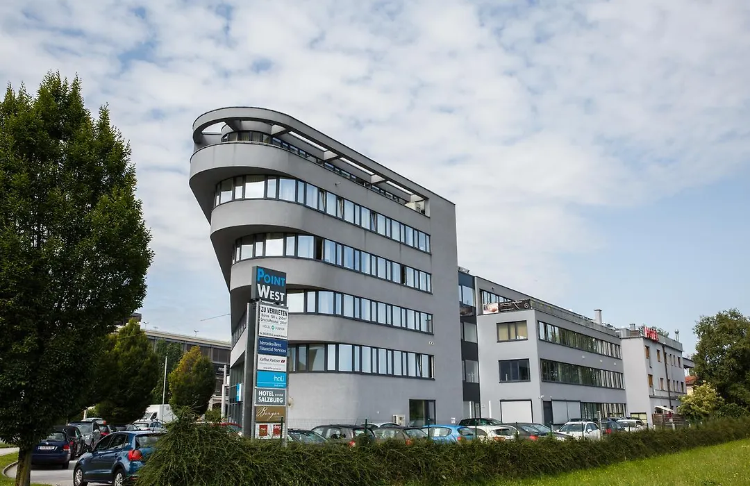 Hotel Salzburg Airport-1