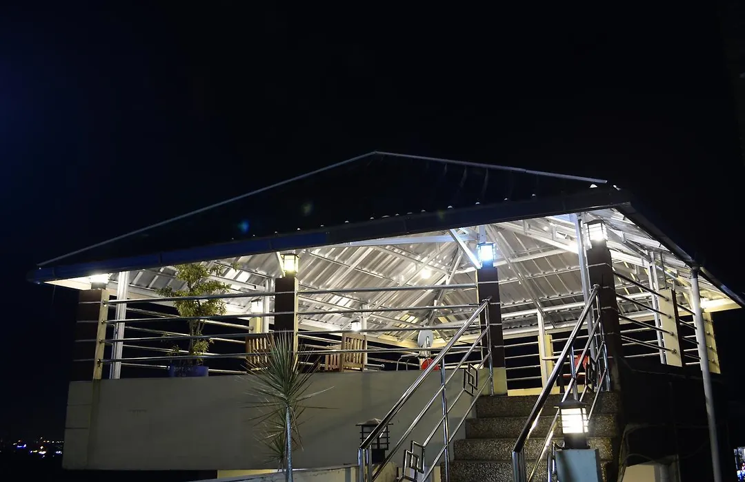 Hotel Salon Fora & Cafe-1