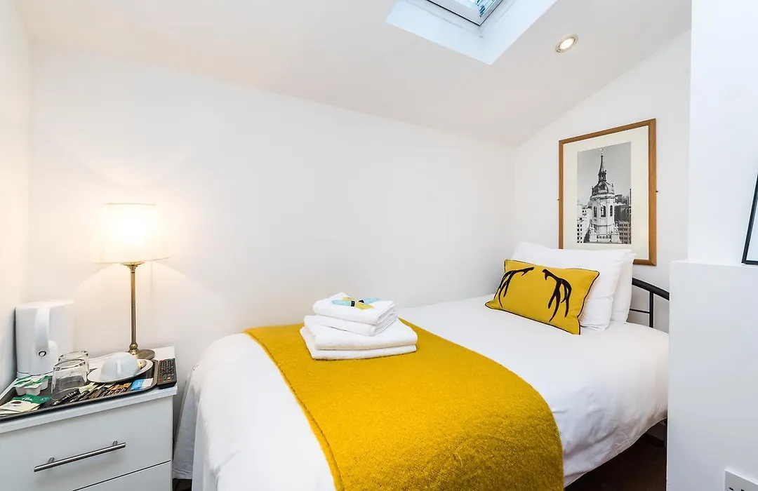 Surrey Quays House-1
