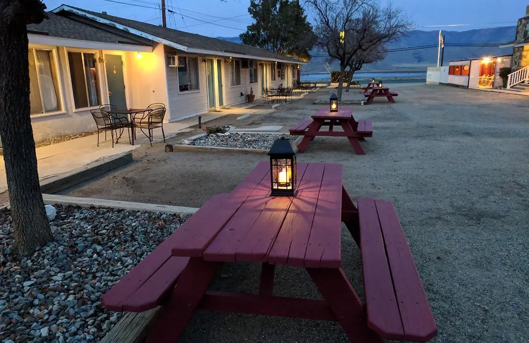 Lakeview Motel-1
