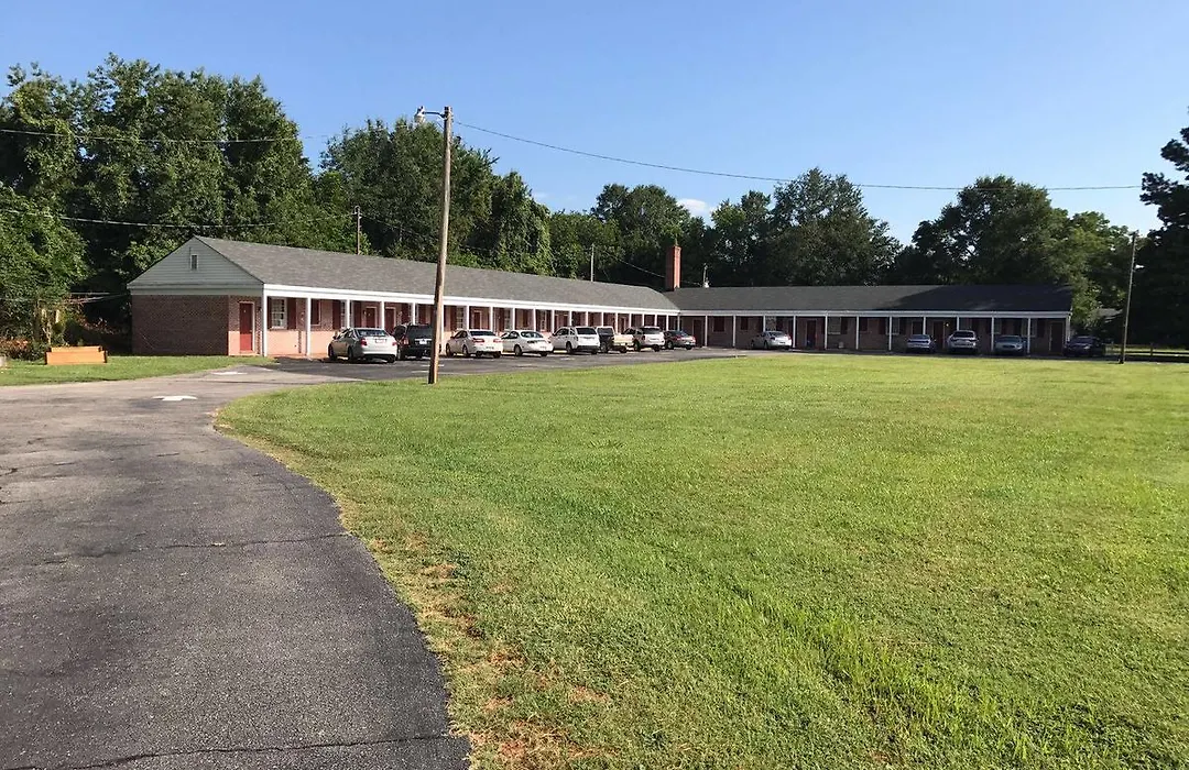 Kenwood Court Motel-1