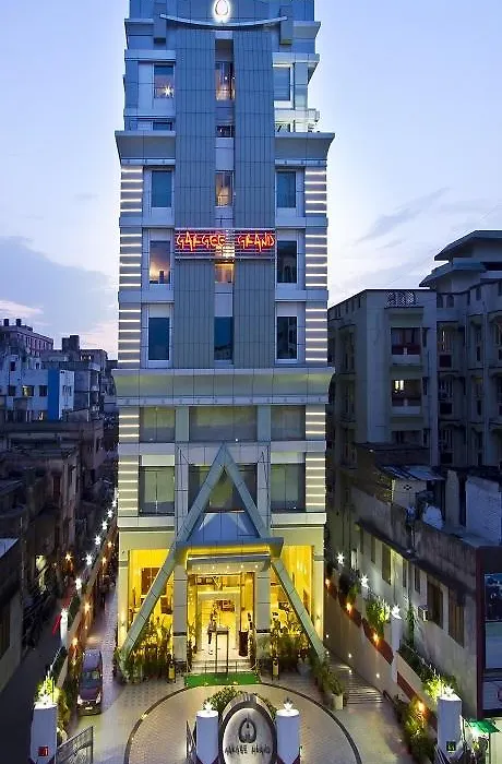 Hotel Gargee Grand-1