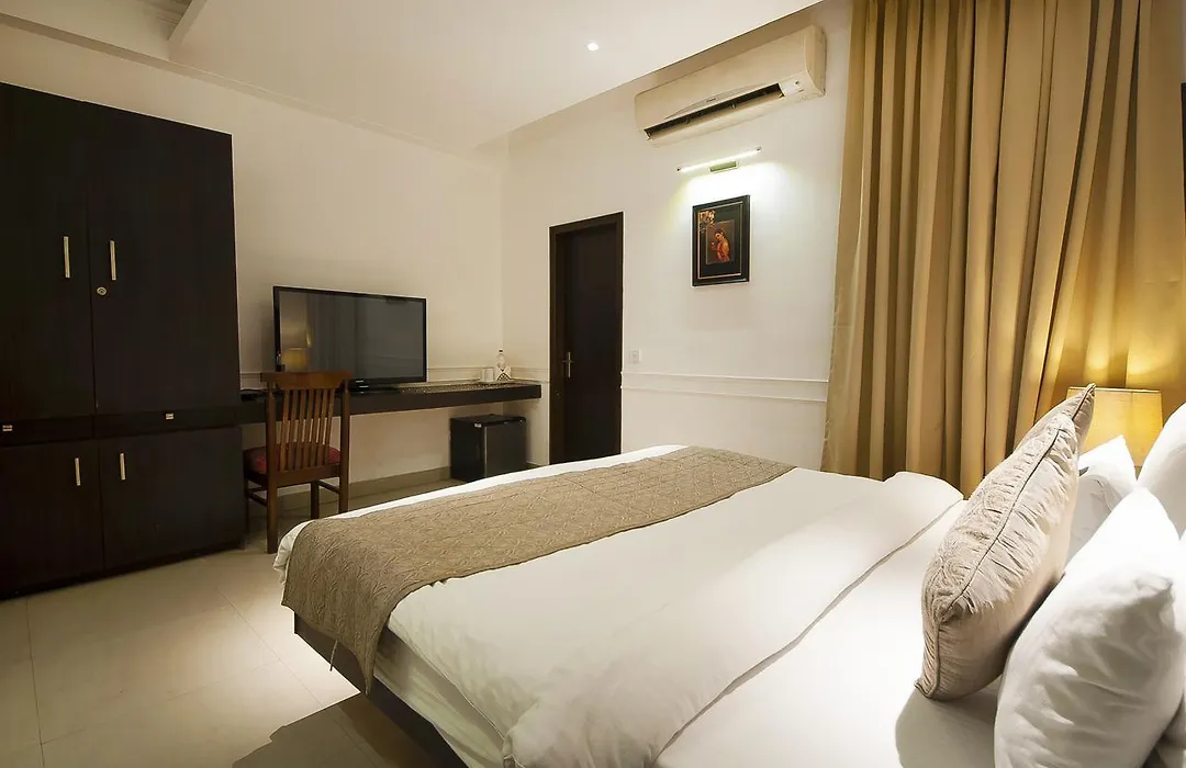 Airport Hotel De Aura Delhi Airport-1