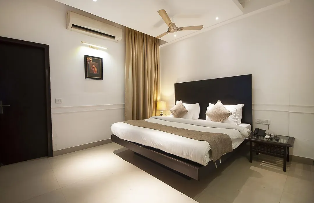Airport Hotel De Aura Delhi Airport-1
