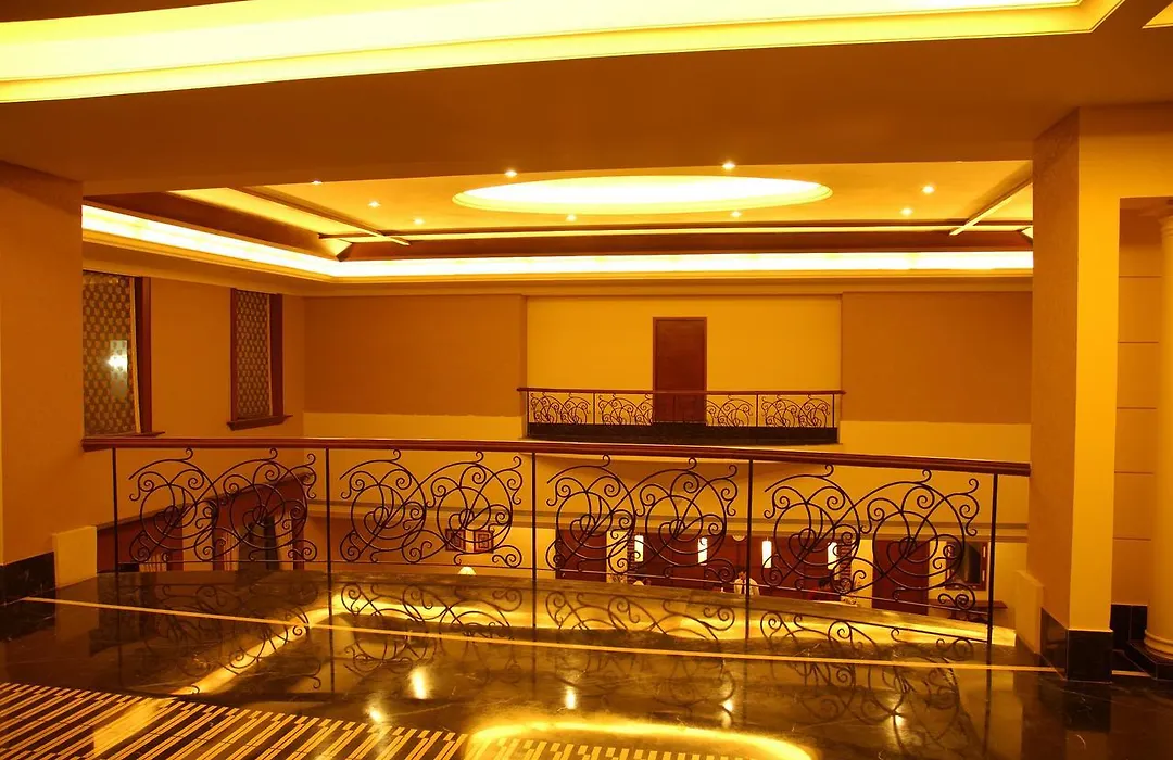 Hotel Majestic Grand-1