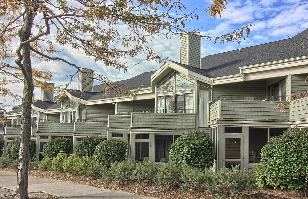 Pointes North Inn-1