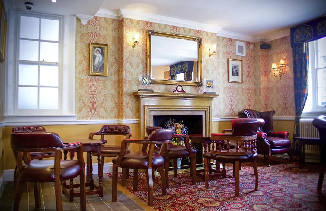 The Golden Lion Hotel-1