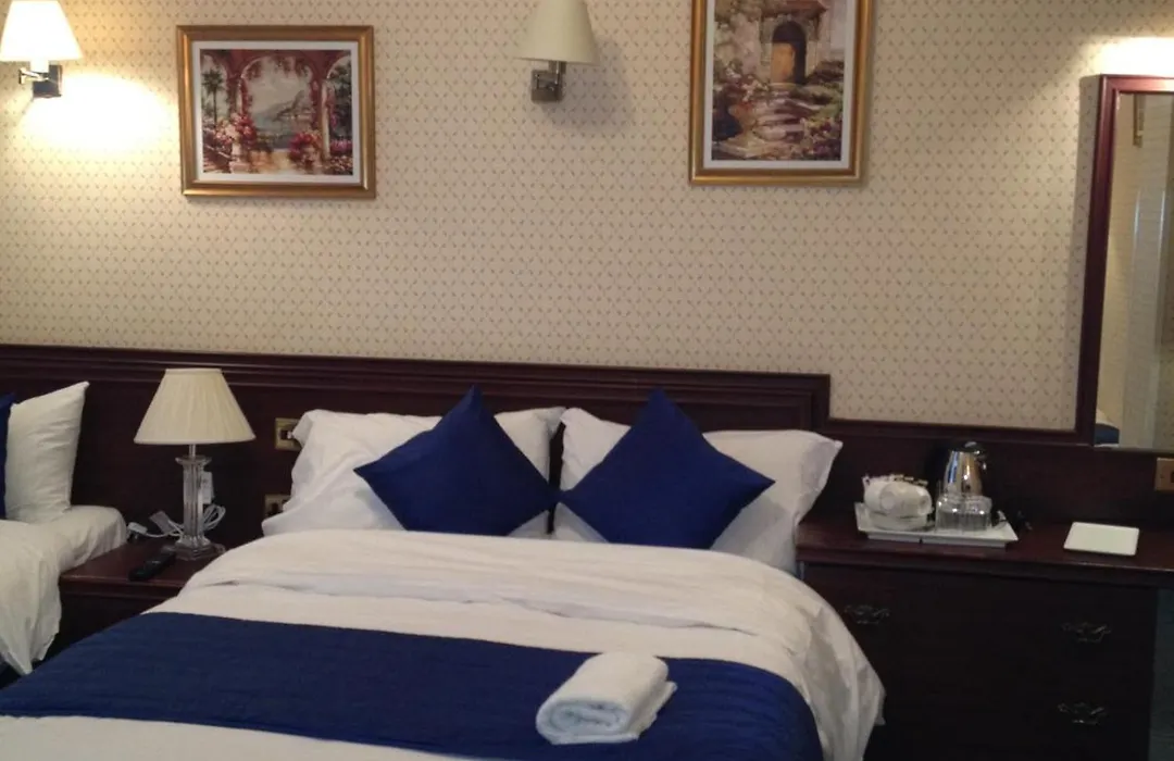Avon Hotel-1