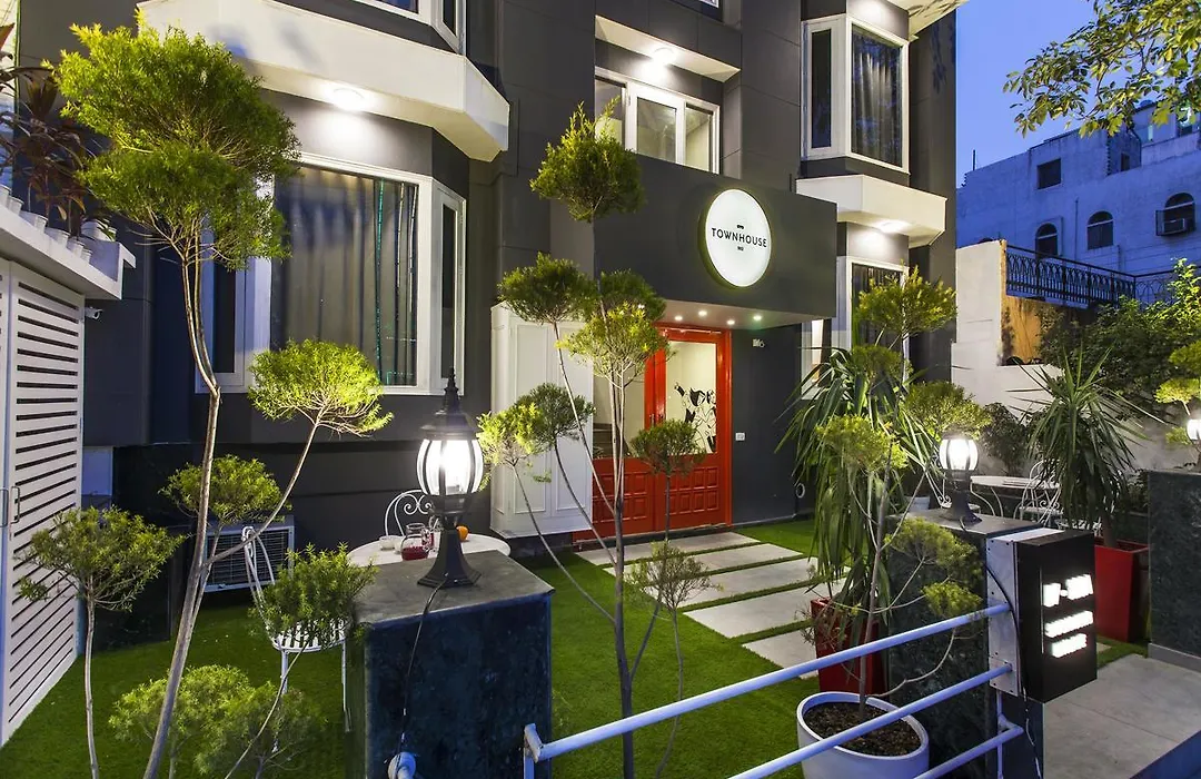 Oyo Townhouse 002 Green Park-1