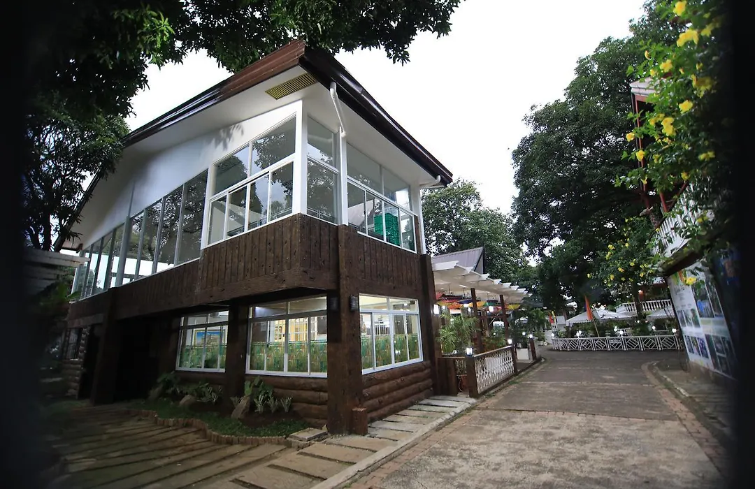 Luljetta'S Place Garden Suites-1