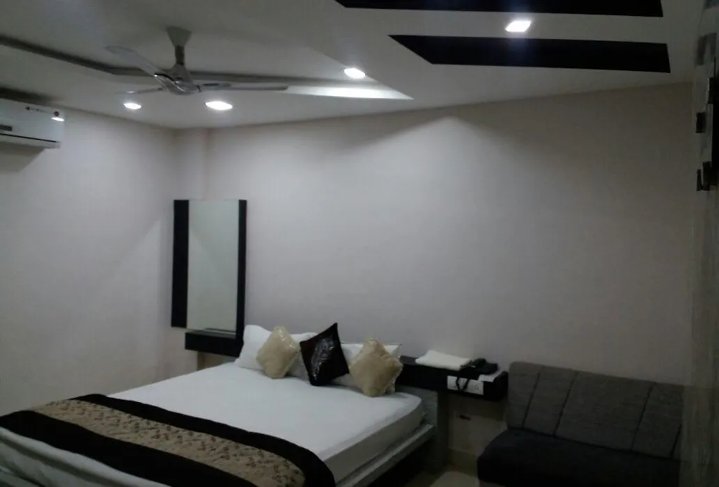 Hotel Surbhi Palace Gadarwara-1