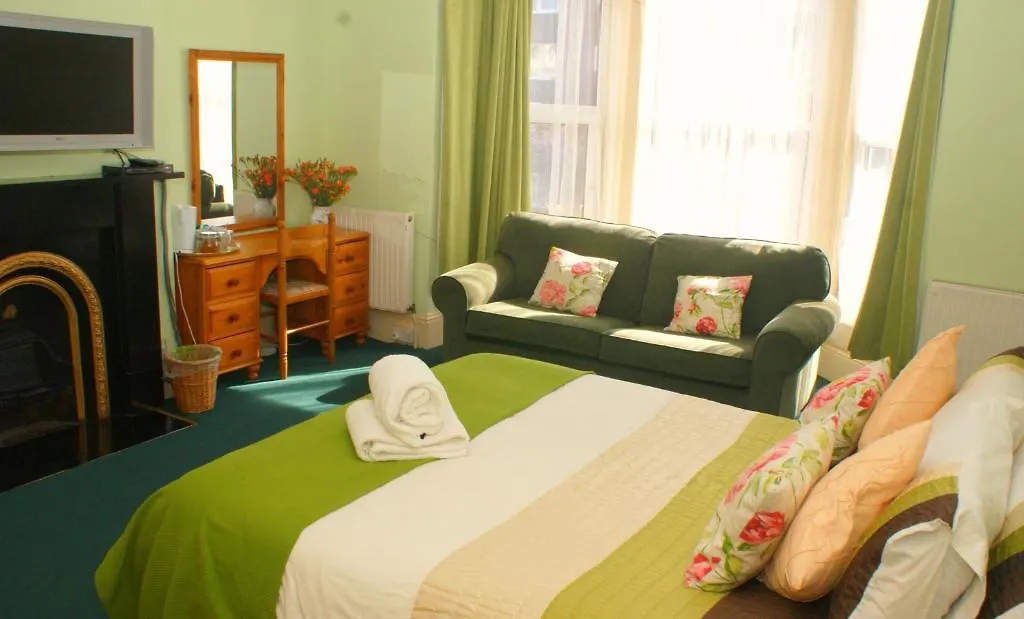 Premier Inn Southsea-1