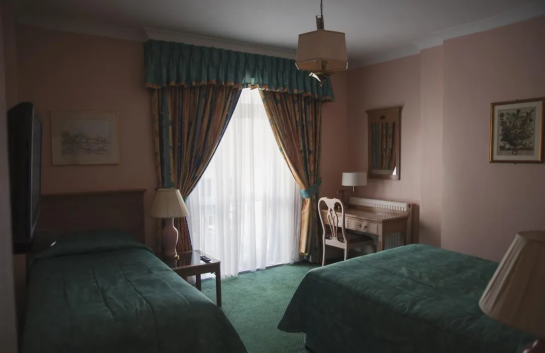 Her Majesty Hotel-1