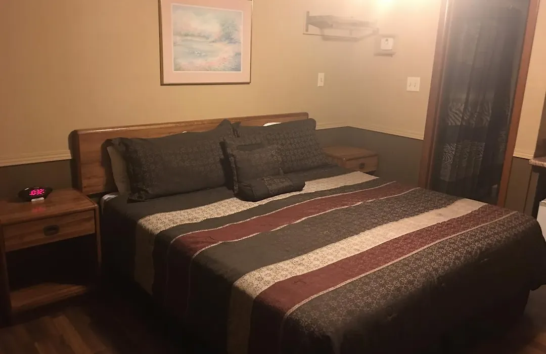 Blue Spruce Motel-1