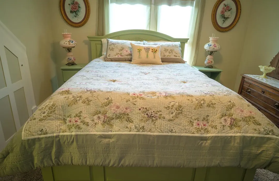Poppy Sister Inn-1