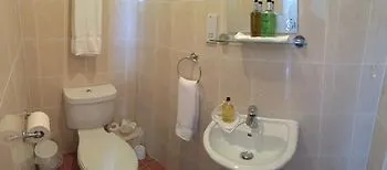 Arkaig Guest House-1