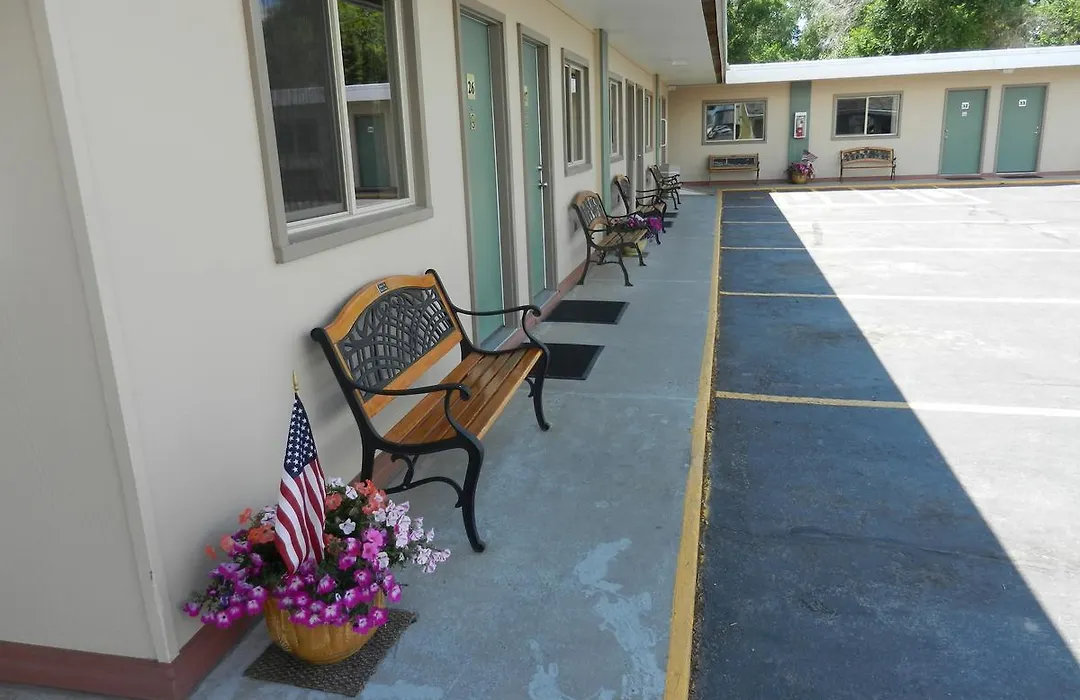 Paintbrush Motel-1