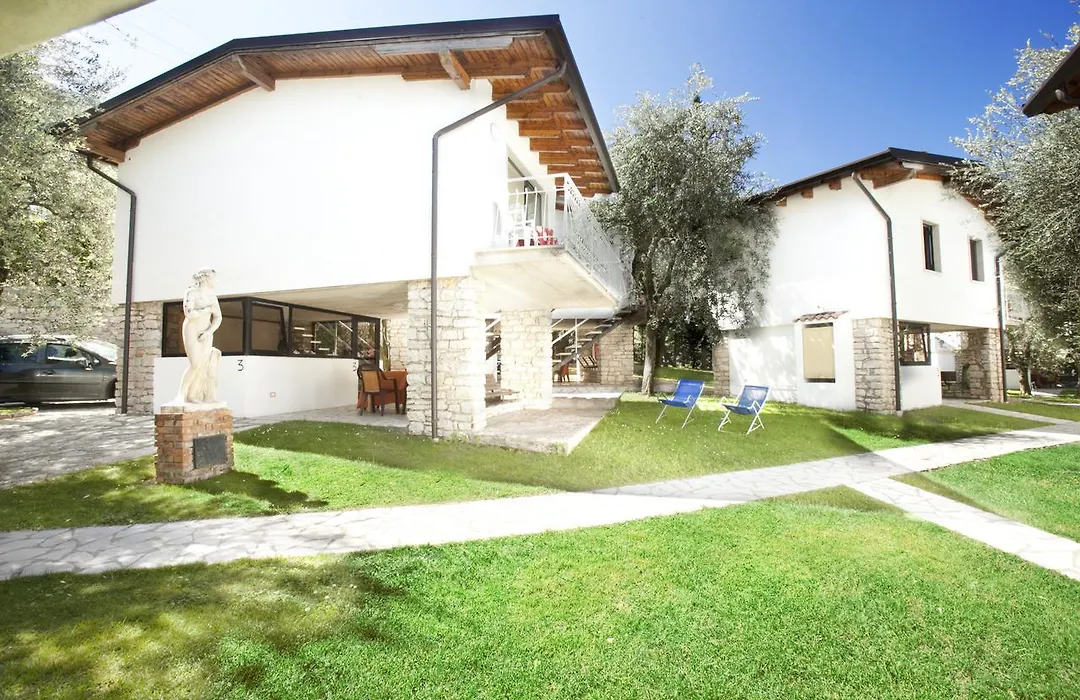 Villaggio Albergo Casa E Lago-1