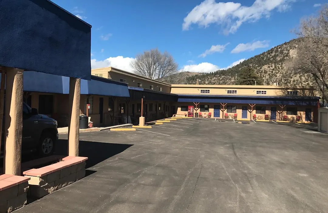 Apache Motel-1