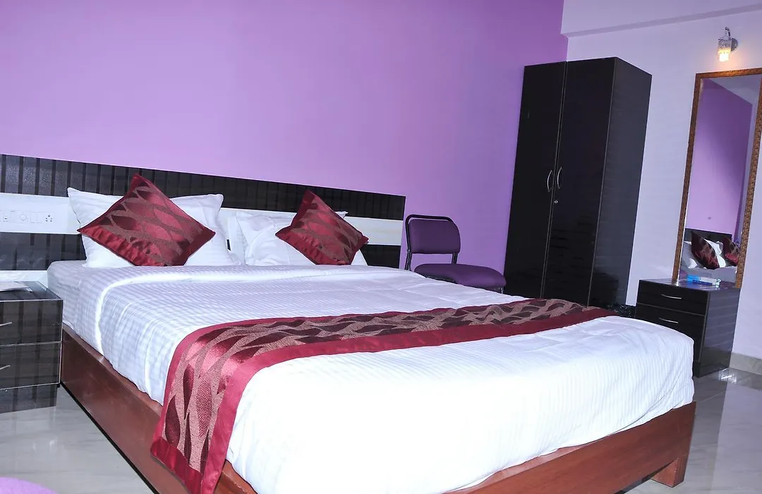 Oyo 16842 Brahma Inn-1