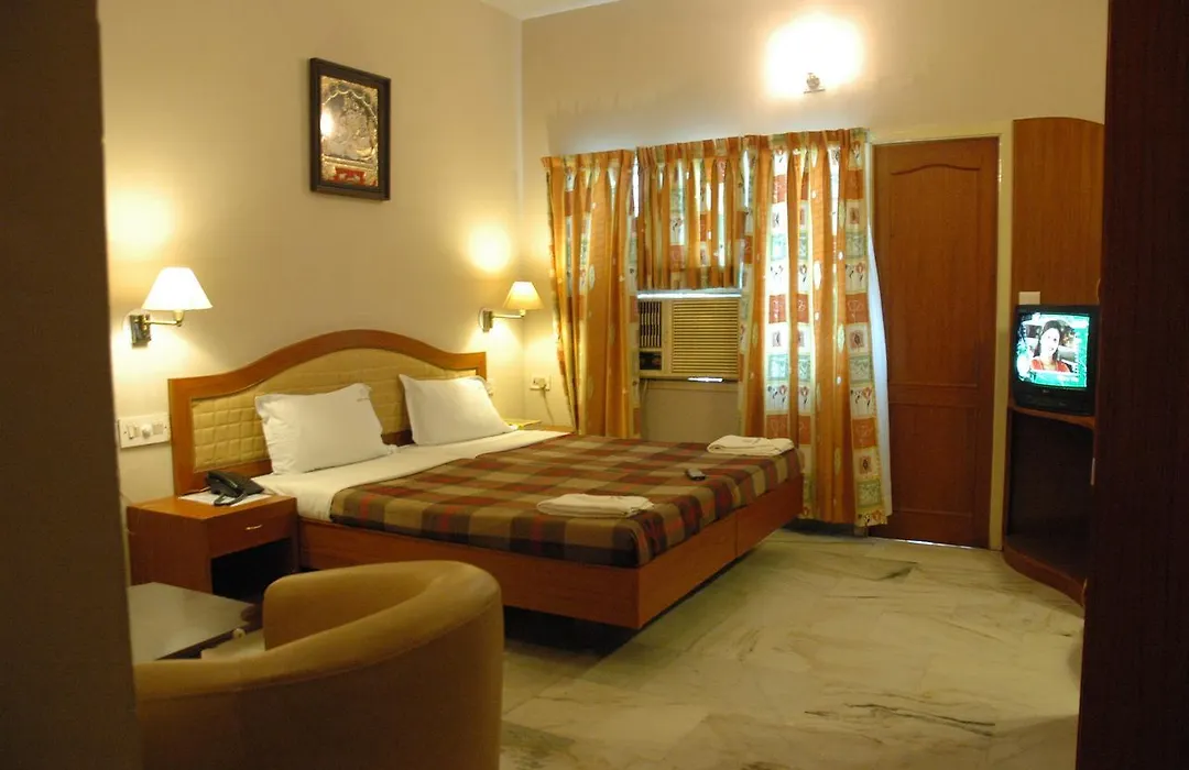 Hotel Saradharam-1