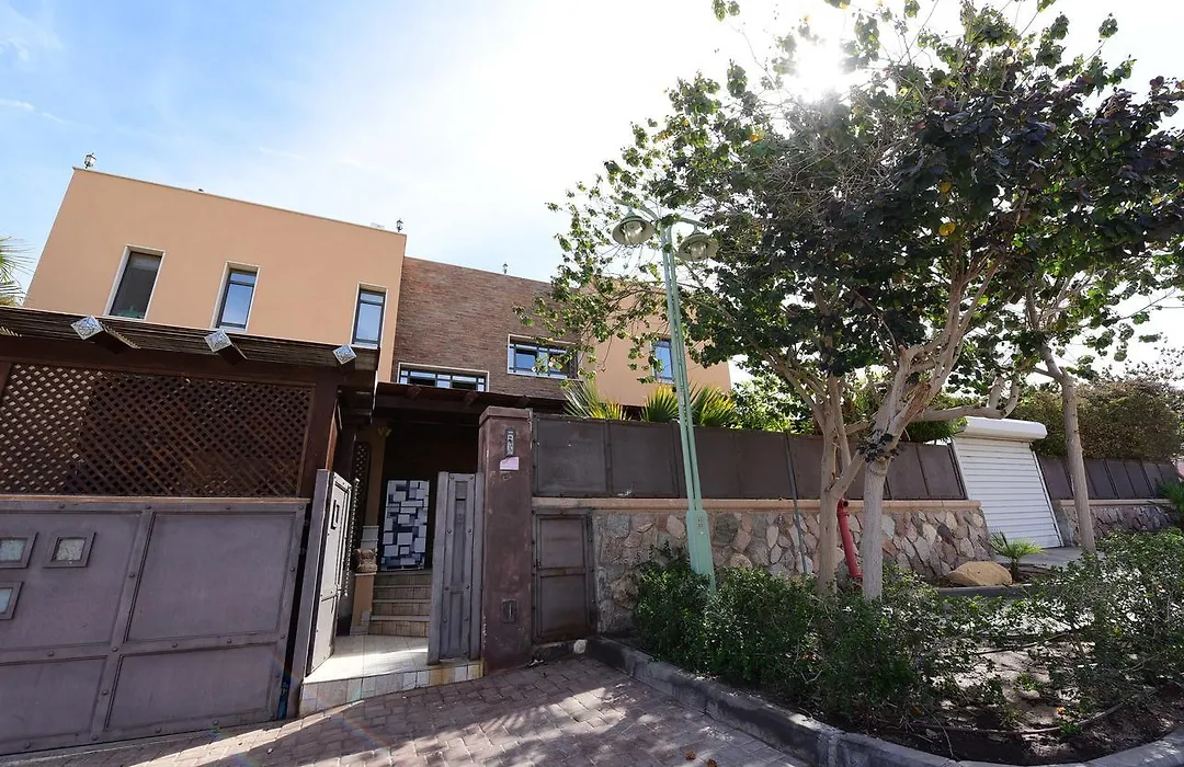 Flintstone Guest House בית ההארחה בן 11 החדרים אינו וילה פרטית אתם מזמינים רק חדרים לא את כל הוילה-1