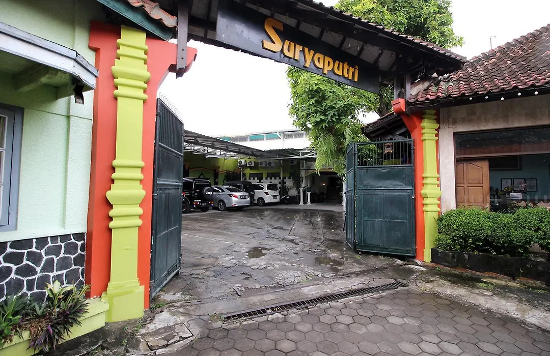 Reddoorz Plus Syariah Near Lempuyangan Station 3-1