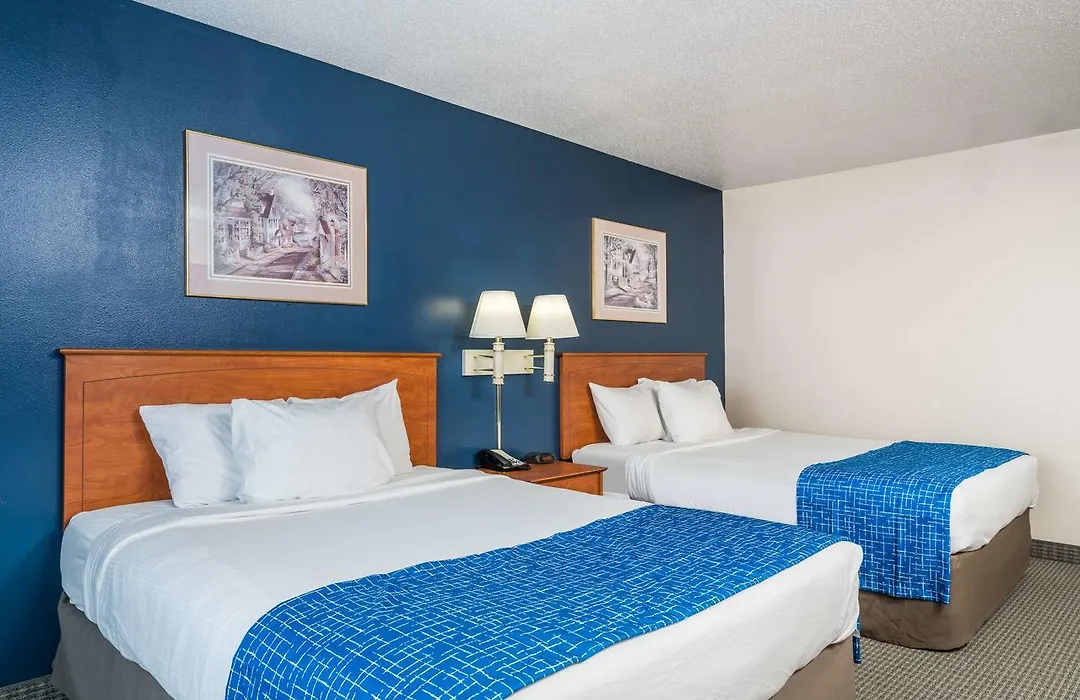 Travelodge & Suites By Wyndham Fargo/Moorhead-1