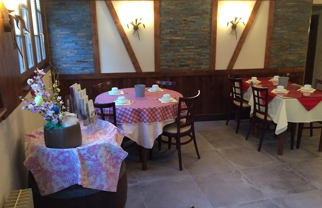 Auberge Des Trois Chateaux-1