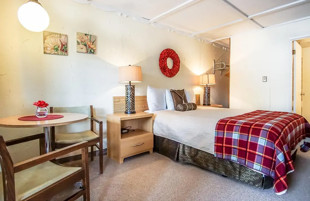 Gables Motel-1