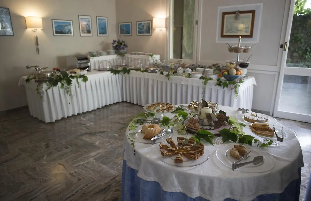 Hotel La Colonnina-1