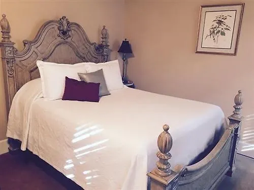 The Woodford Inn-1