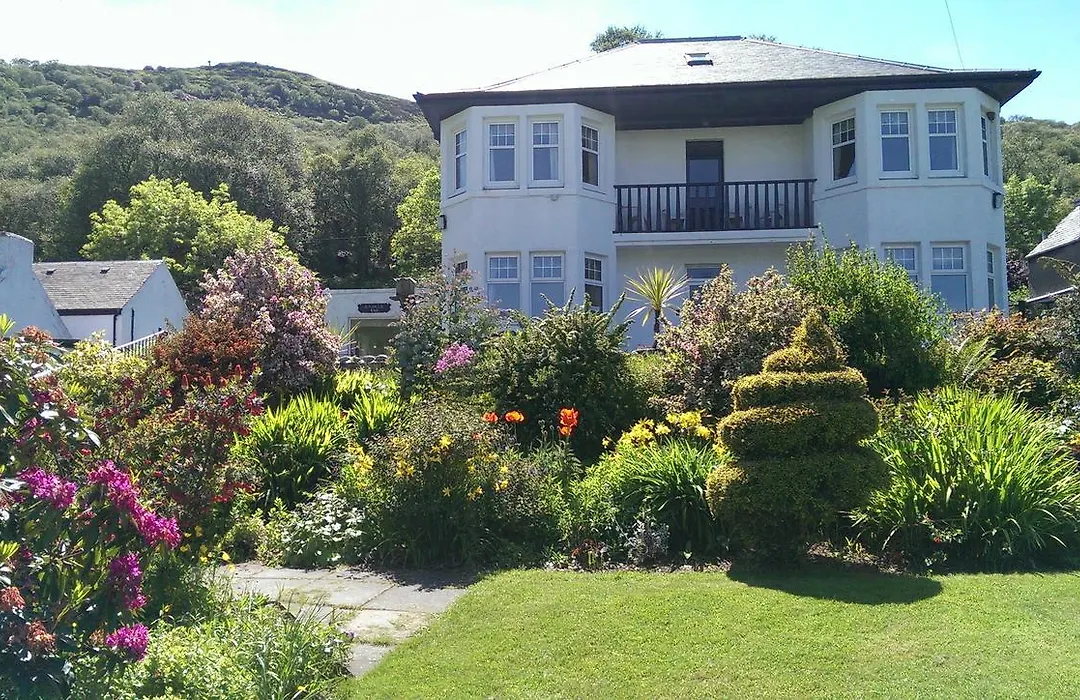 Lochranza Country Inn-1