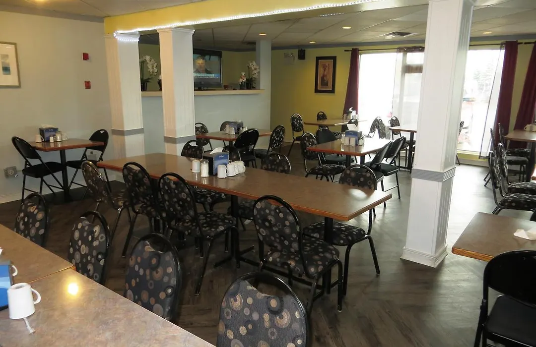 Macklin Motor Inn-1