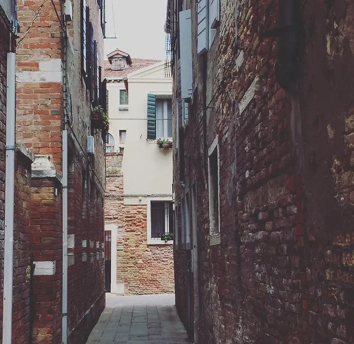 Al Pozzo Di Luce Venezia Suites-1