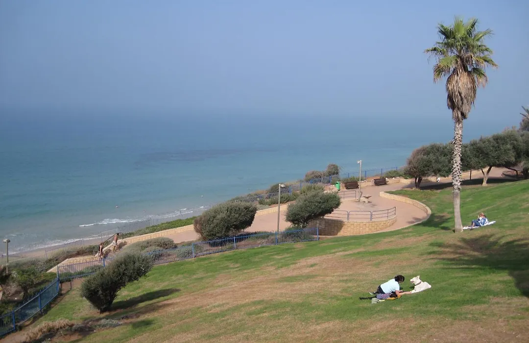 Nitza Seaview Apartments-1