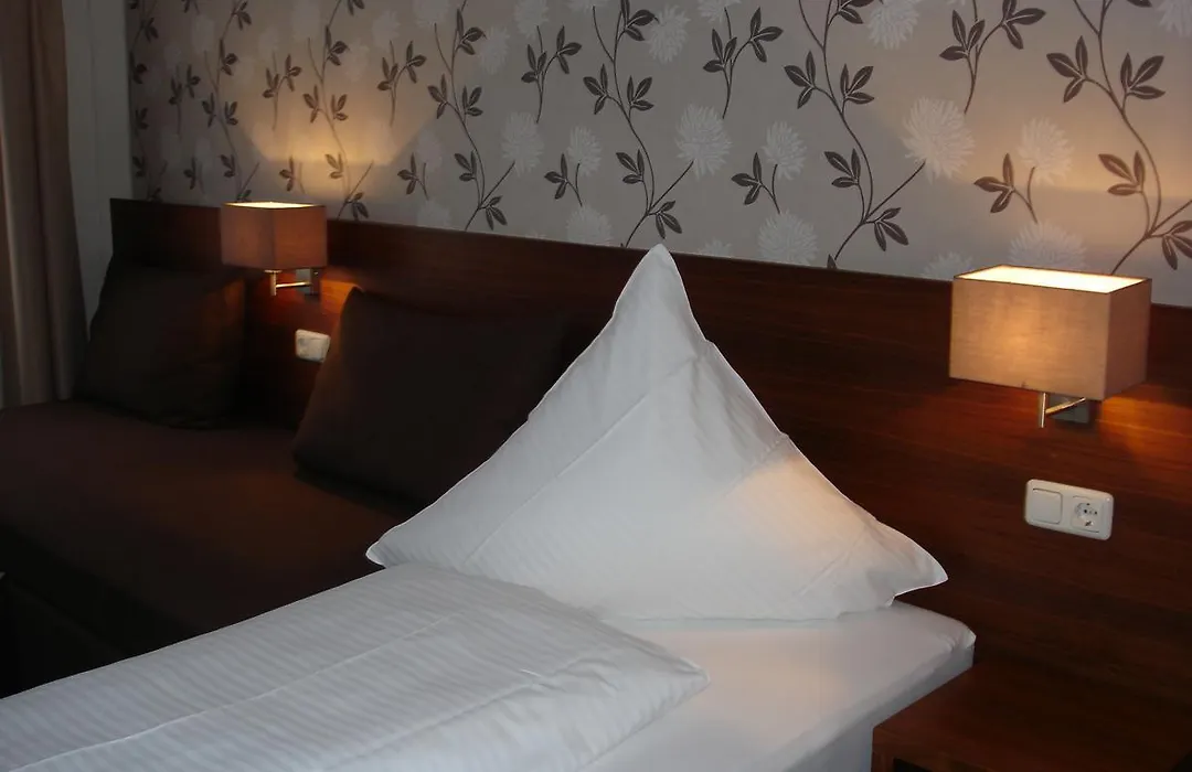 Rhein-Hotel-1