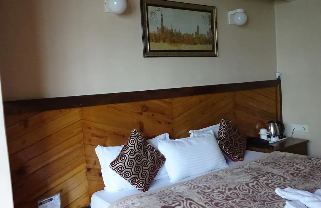 Hotel White Yak-1