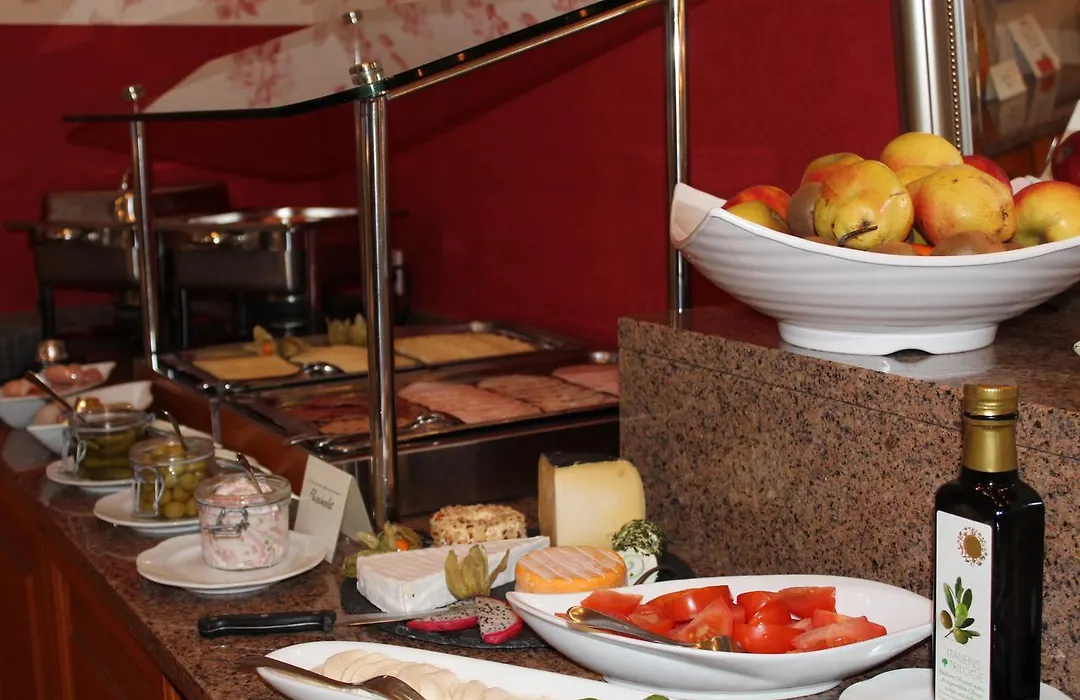 Ferien- und Wellnesshotel Waldfrieden-1