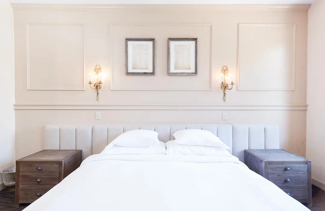 Garrison Inn-1