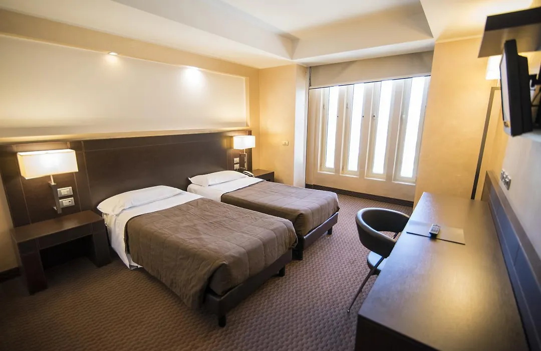 E' Hotel-1