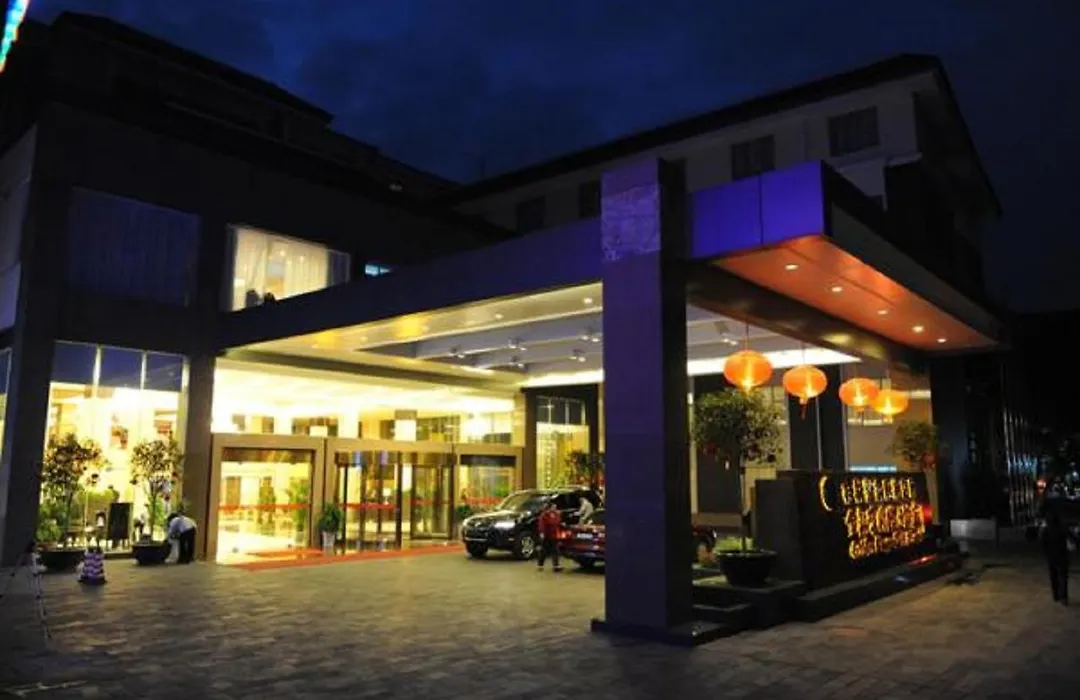 Golden Dragonball Hotel-1