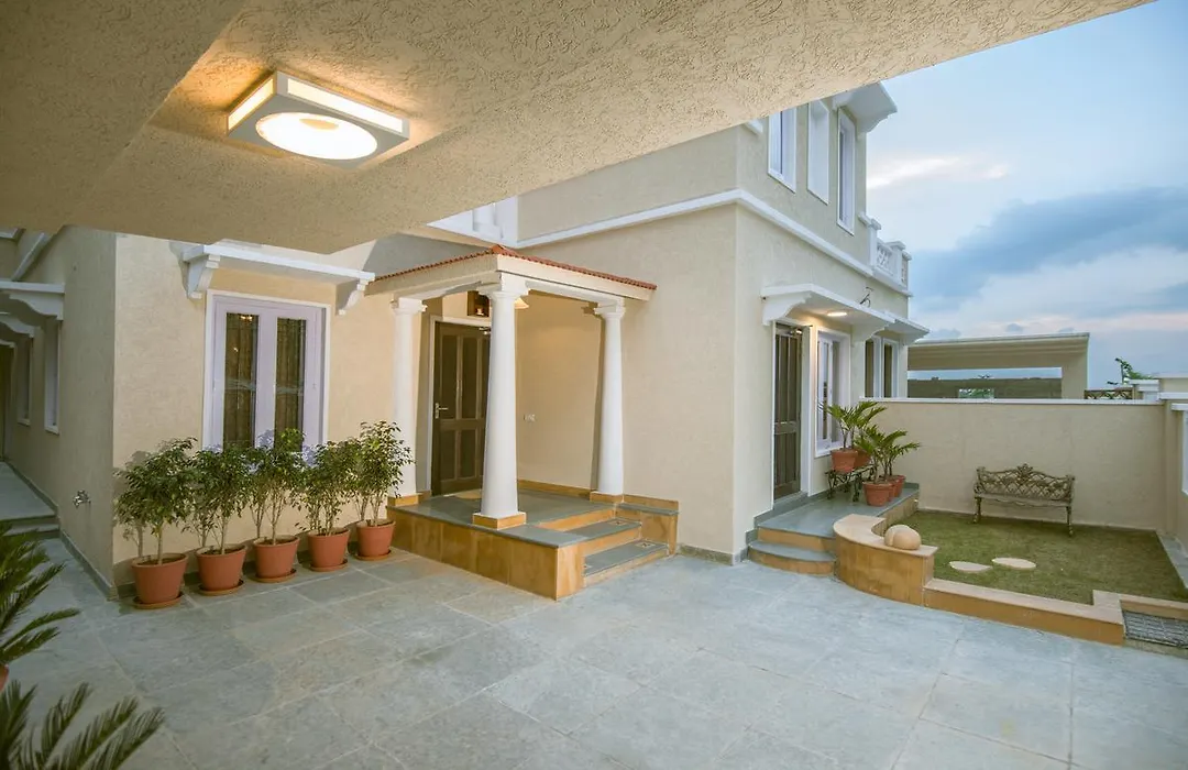 Zade Mount View-1
