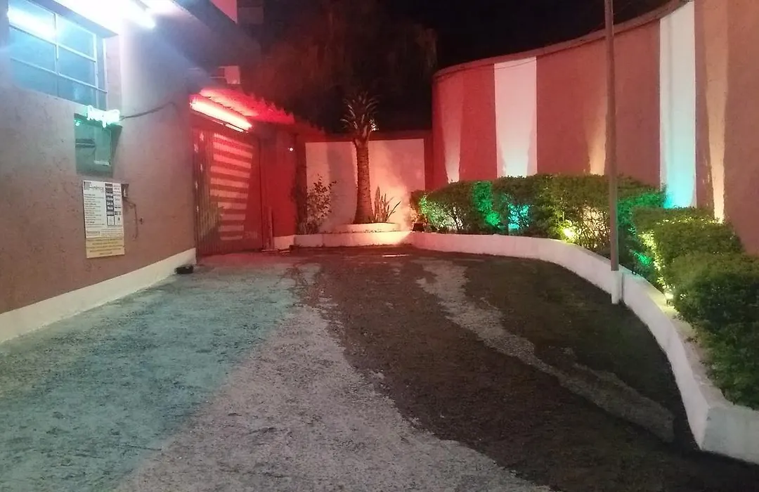 America Motel (Adults Only)-1
