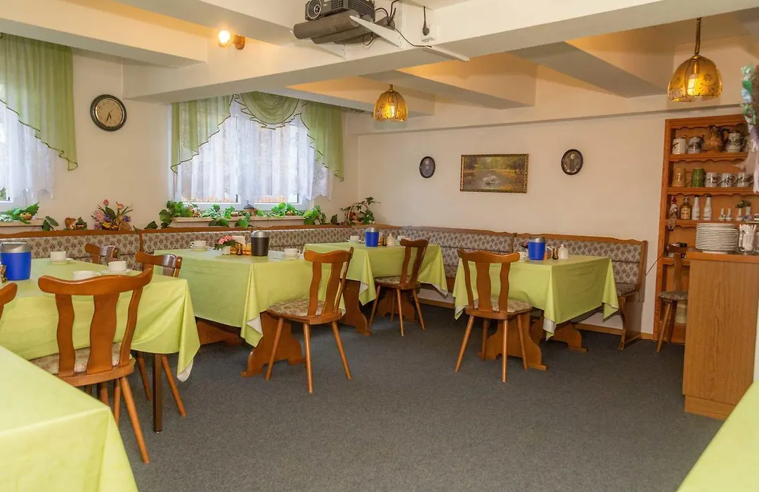 Pension zum Schwanenteich-1