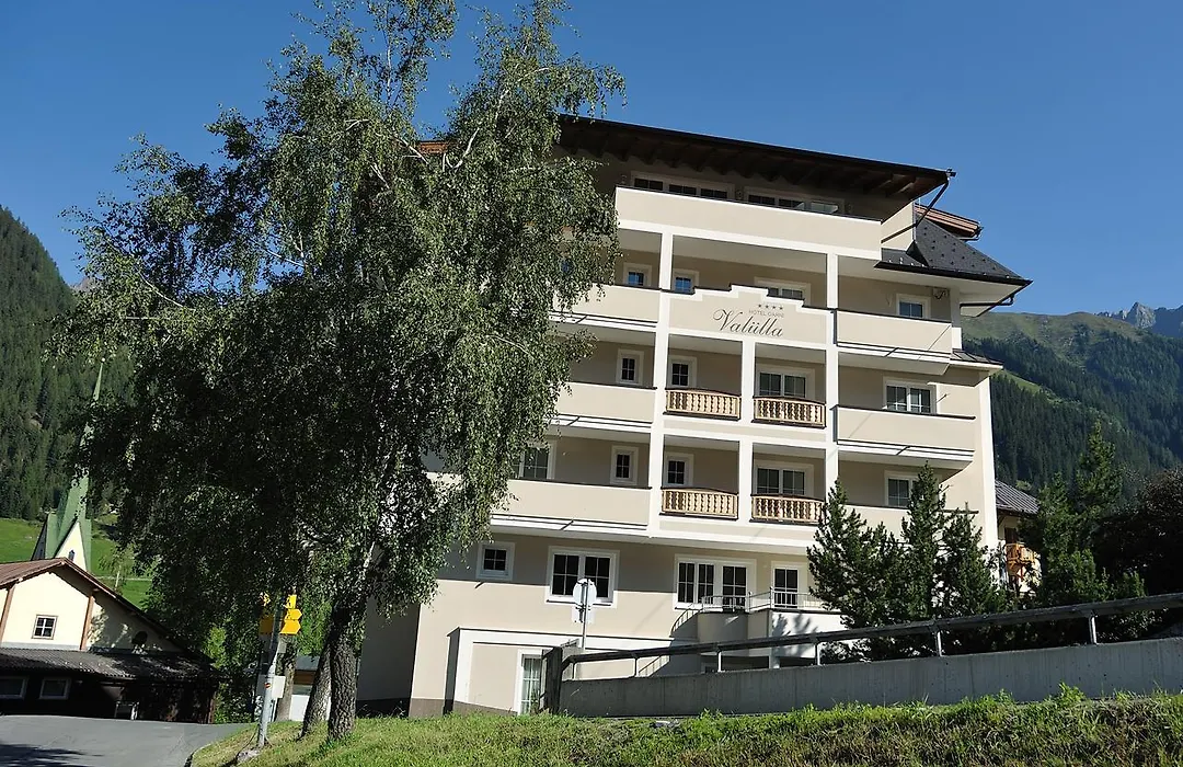 Hotel Garni Valuella-1