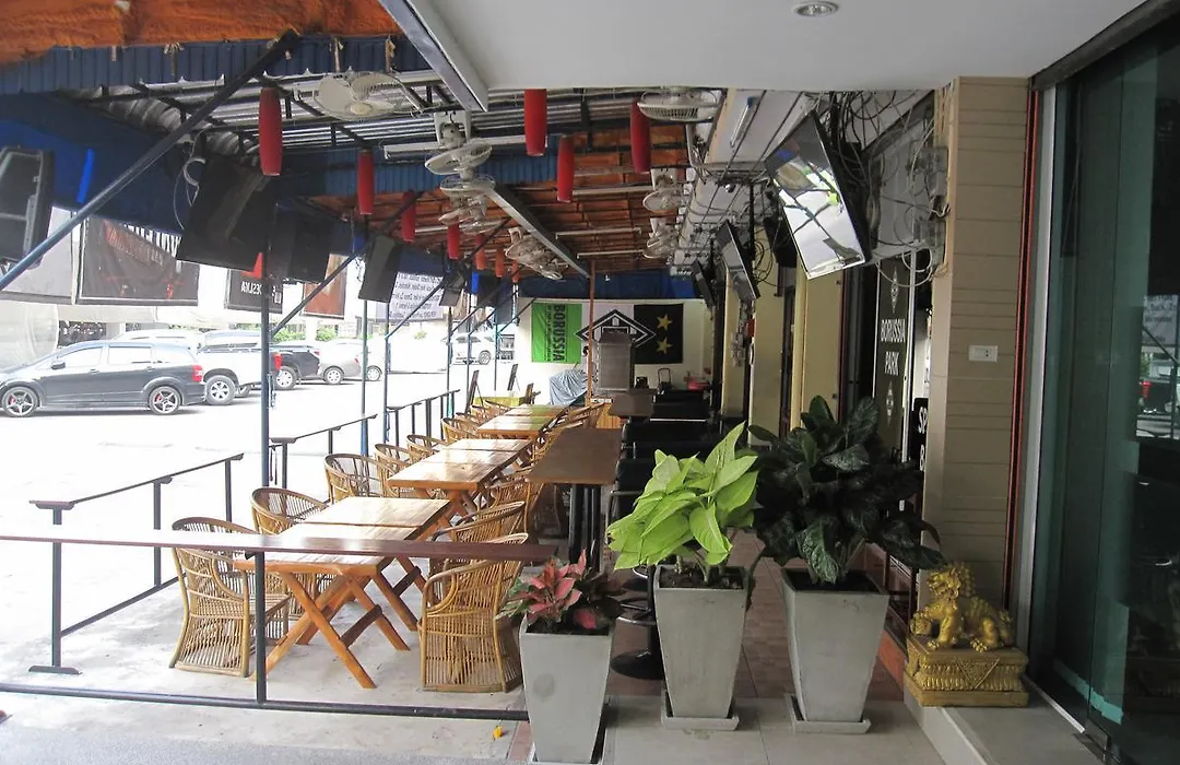 Borussia Park Guesthouse & Restaurant-1