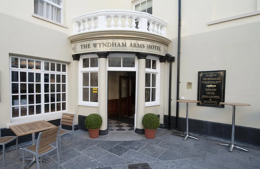The Wyndham Arms-Wetherspoon-1