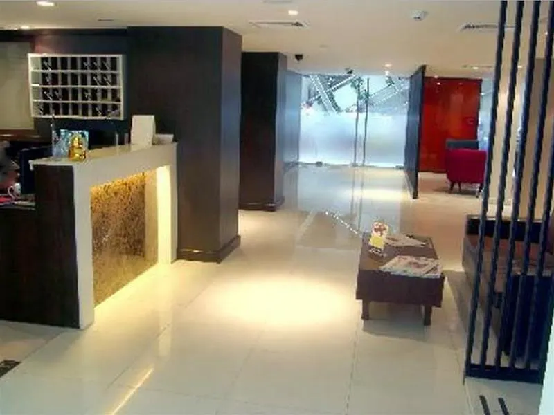 24 Inn At Bts Phrom Phong-1